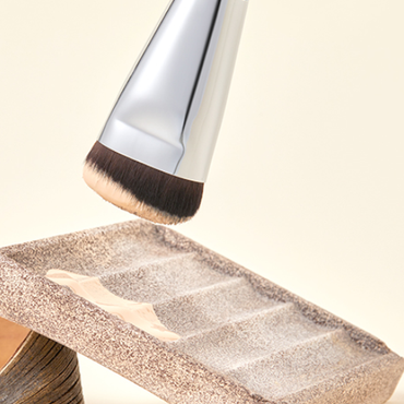 [Studio17] Glide Foundation Brush 411